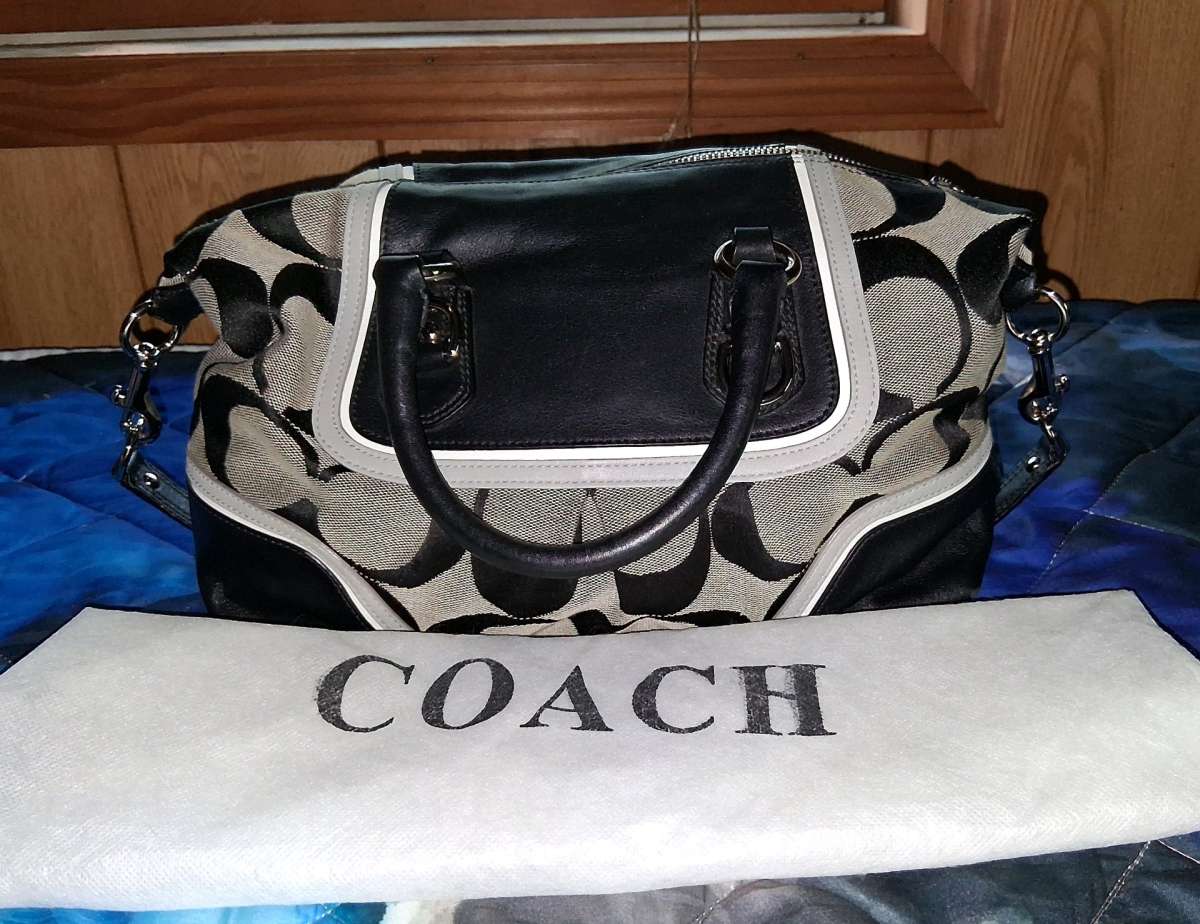 COACH MADISON CONVERTIBLE BAG