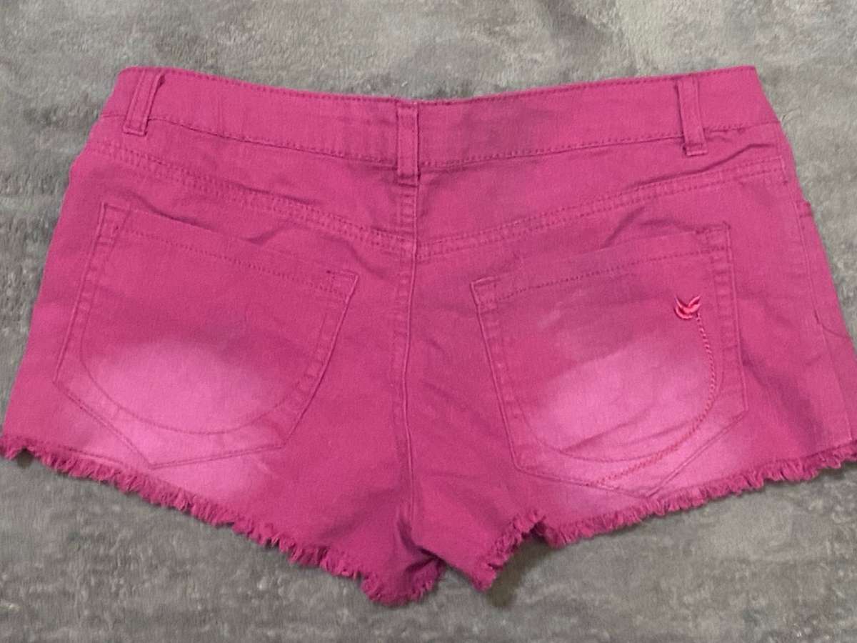 pink dream out loud by selena gomez