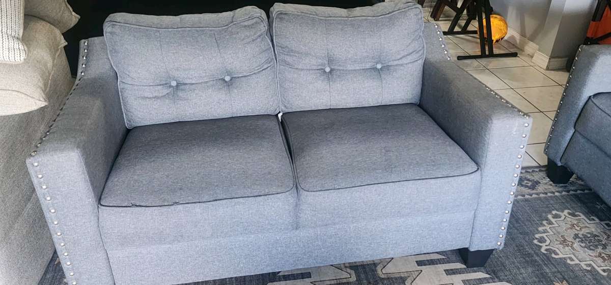 regalamos 3 sillones en buen estado kendall area 786 3375980