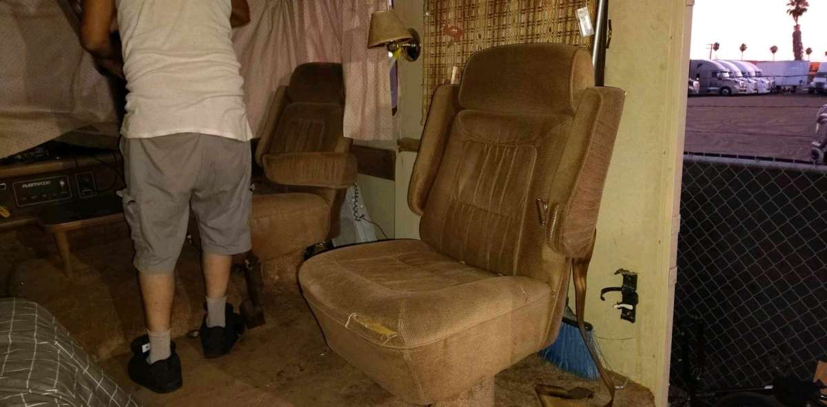 1986 Fleetwood bounder rv