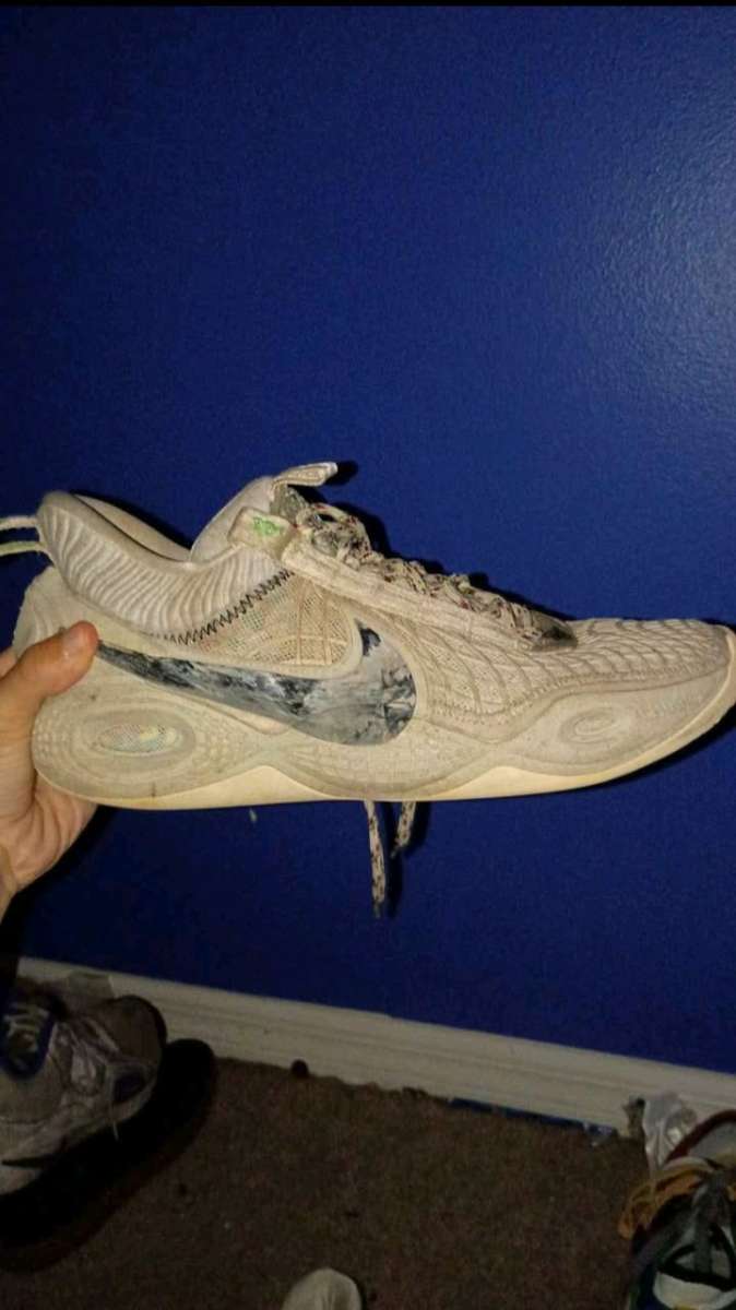 Nike shoes Cosmic Unity