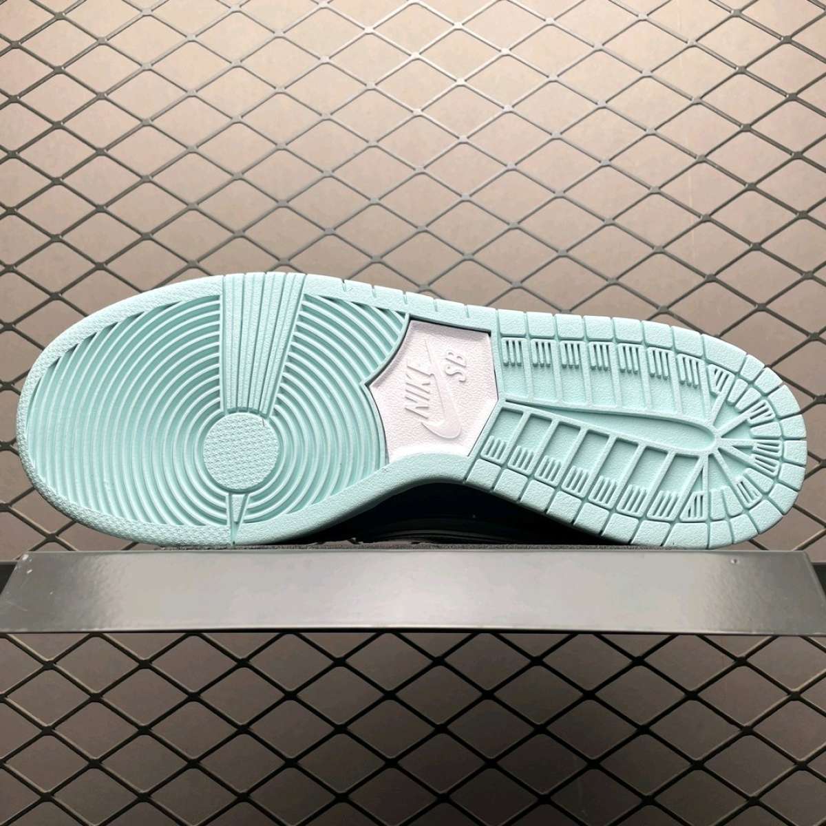 Nike SB Dunk X Tiffany Lobster Concepts