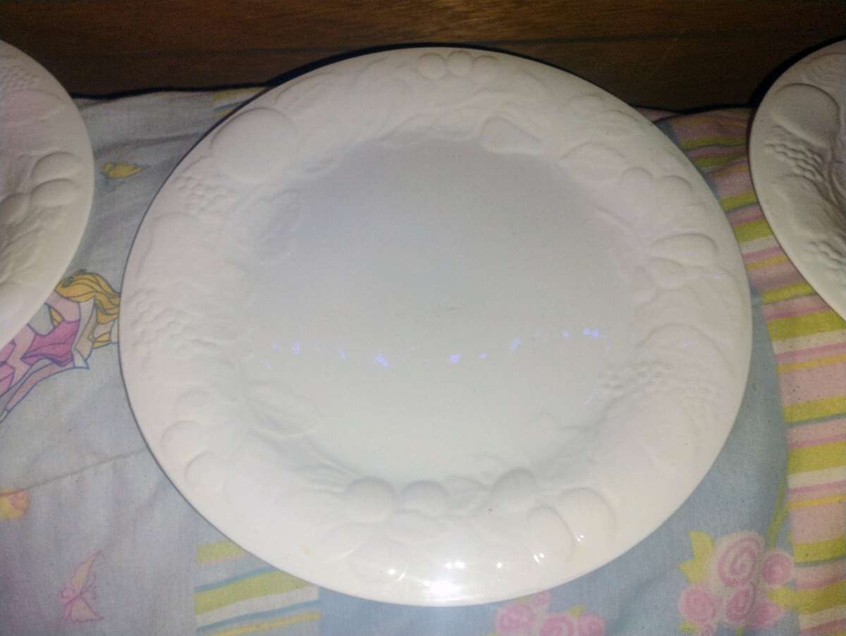 plates vintage grapevine stuff