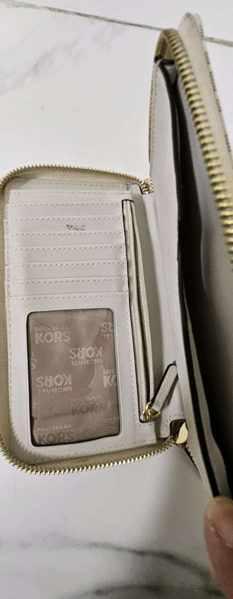 MICHAEL KORS KHAKI COLOR