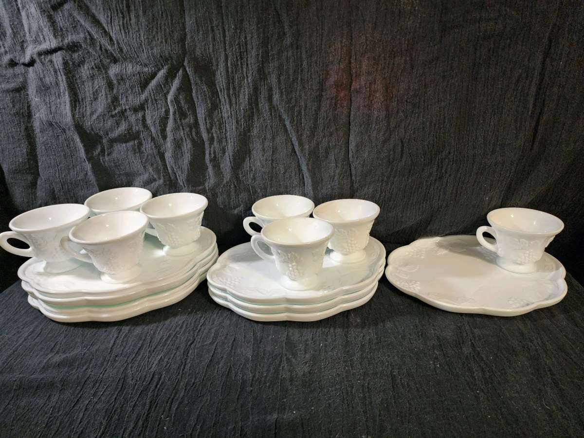 Vintage Indiana milk glass