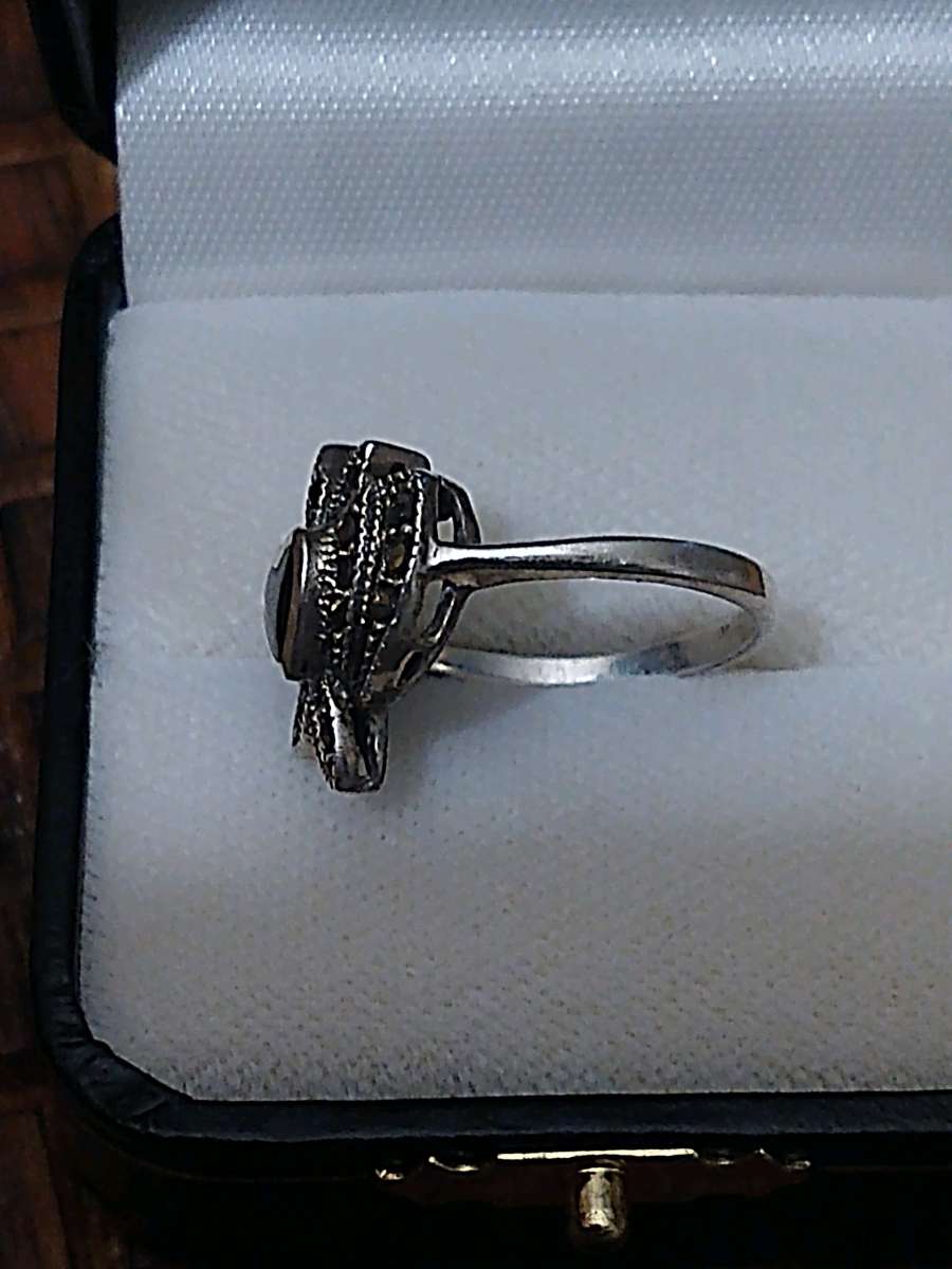 Sterling silver ring sz 7