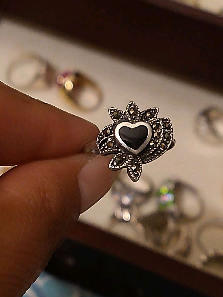 Sterling silver ring sz 7