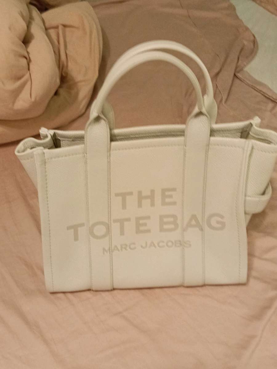 MARC JACOBS THE TOTE BAG