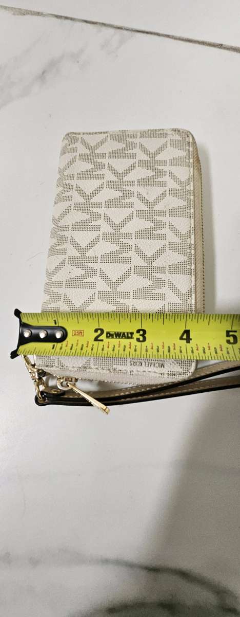 MICHAEL KORS KHAKI COLOR