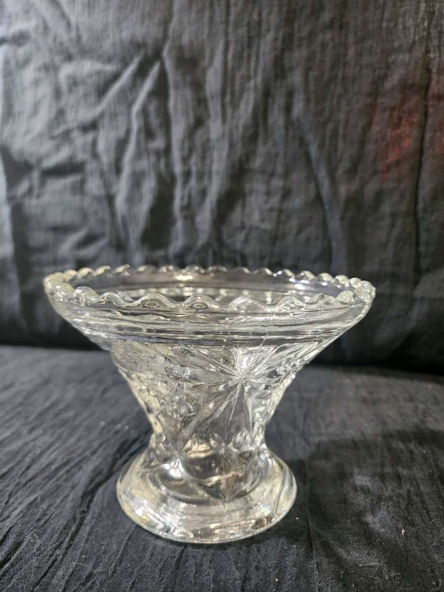 Star of David pedestal bowl