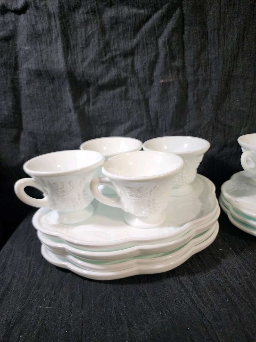 Vintage Indiana milk glass