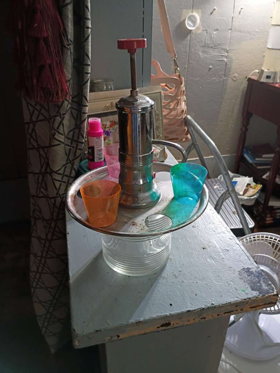 1950 liquor dispenser with shot glasses