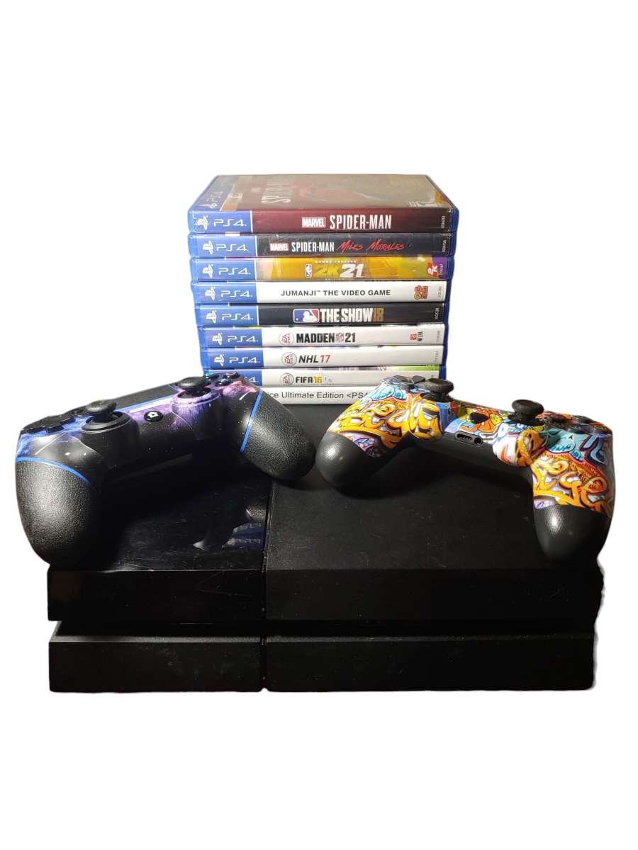 Sony PS4 500 GB Console SpiderMan BUNDLE 2 Controllers
