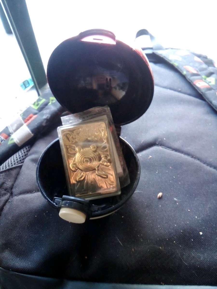 Poliwhirl Gold plated trading card