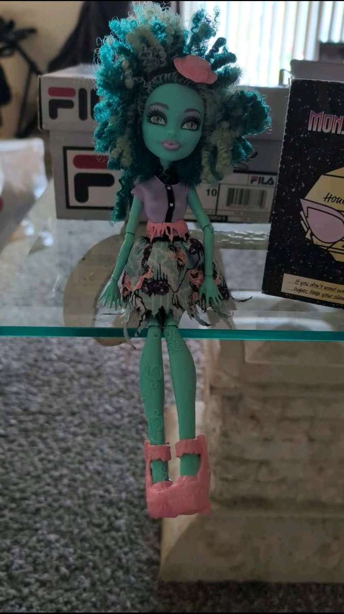monster high doll honey swamp