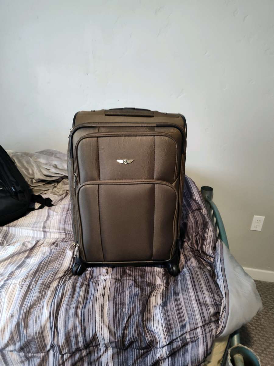 traveling luggage on wheels
