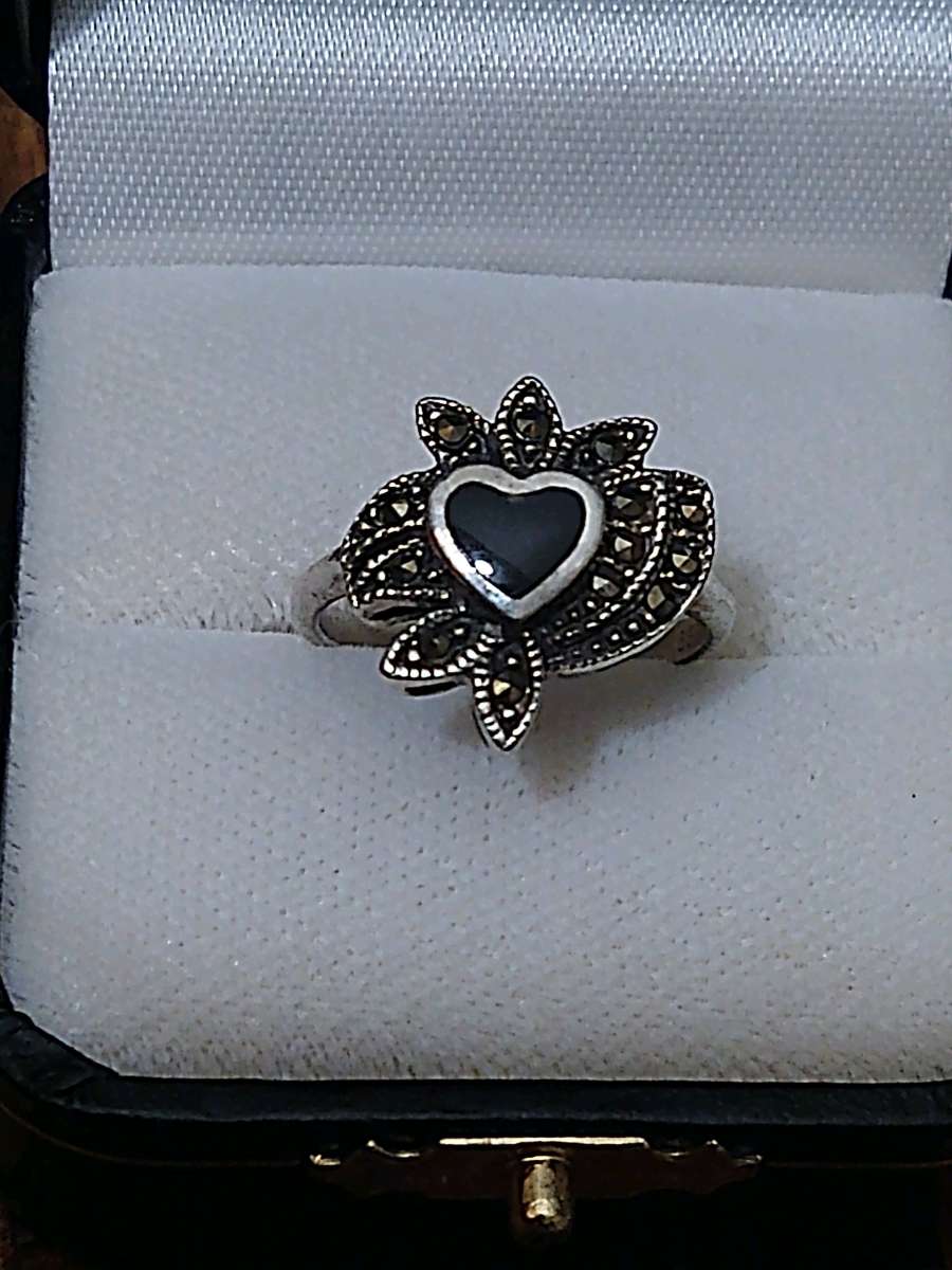 Sterling silver ring sz 7