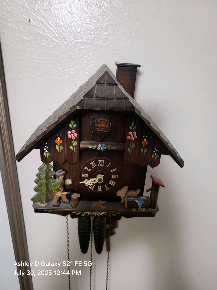 1970s vintage German cuckoo clock with pine cones and pineap
