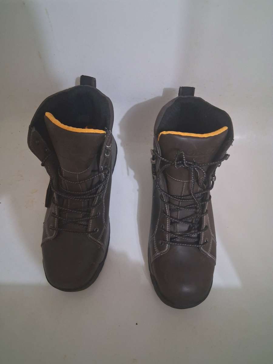 HI TECH BOOTS