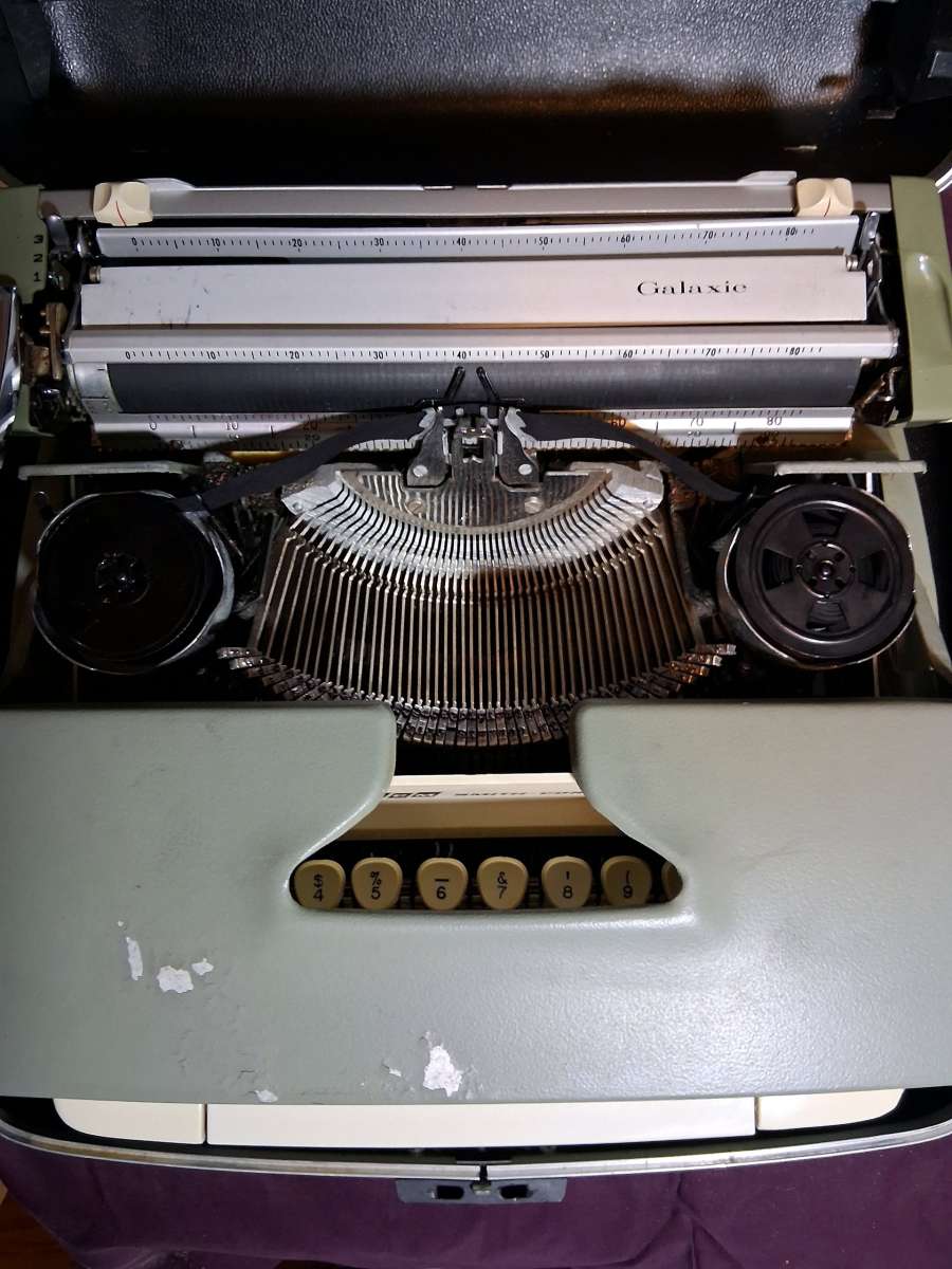 1960s Galaxie typewriter antique collectible