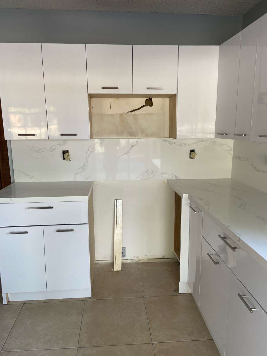 Small Kitchens Cabinets