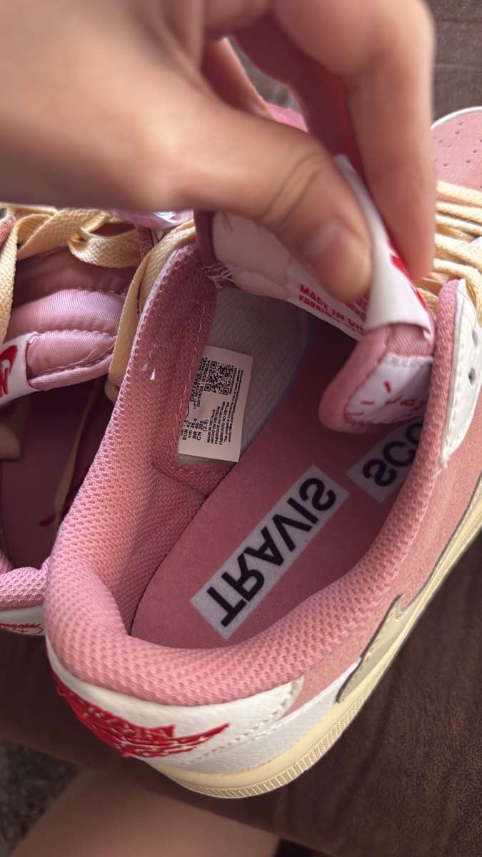 Travis Scott Air Jordan 1 Low OG Shy Pink