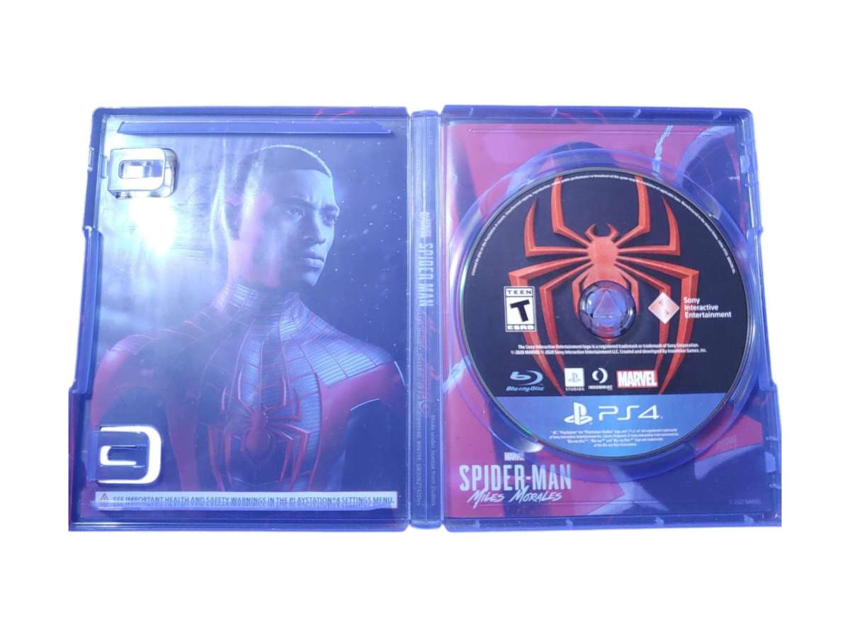 Sony PS4 500 GB Console SpiderMan BUNDLE 2 Controllers