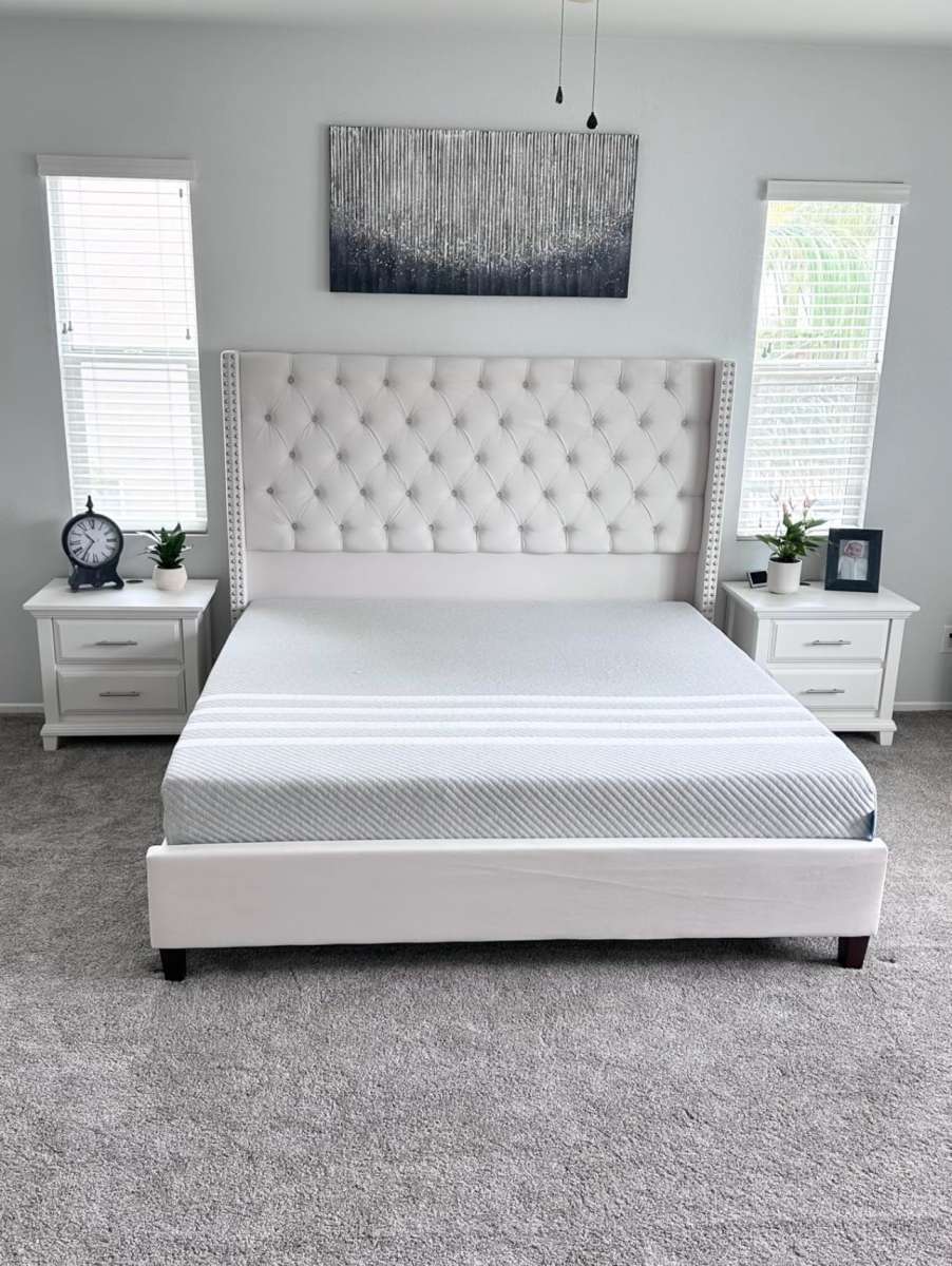 BRAND NEW queen bedframe