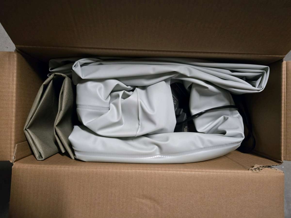 2 Intex DuraBeam Plus MidRise Queen 18 Airbed with BuiltIn P