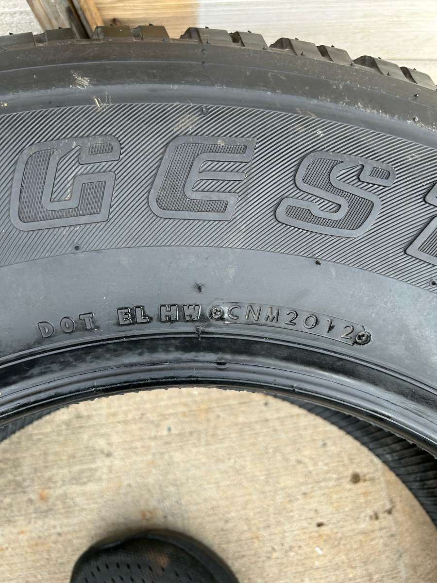 Bridgestone Dueler Tire AT 24575R17