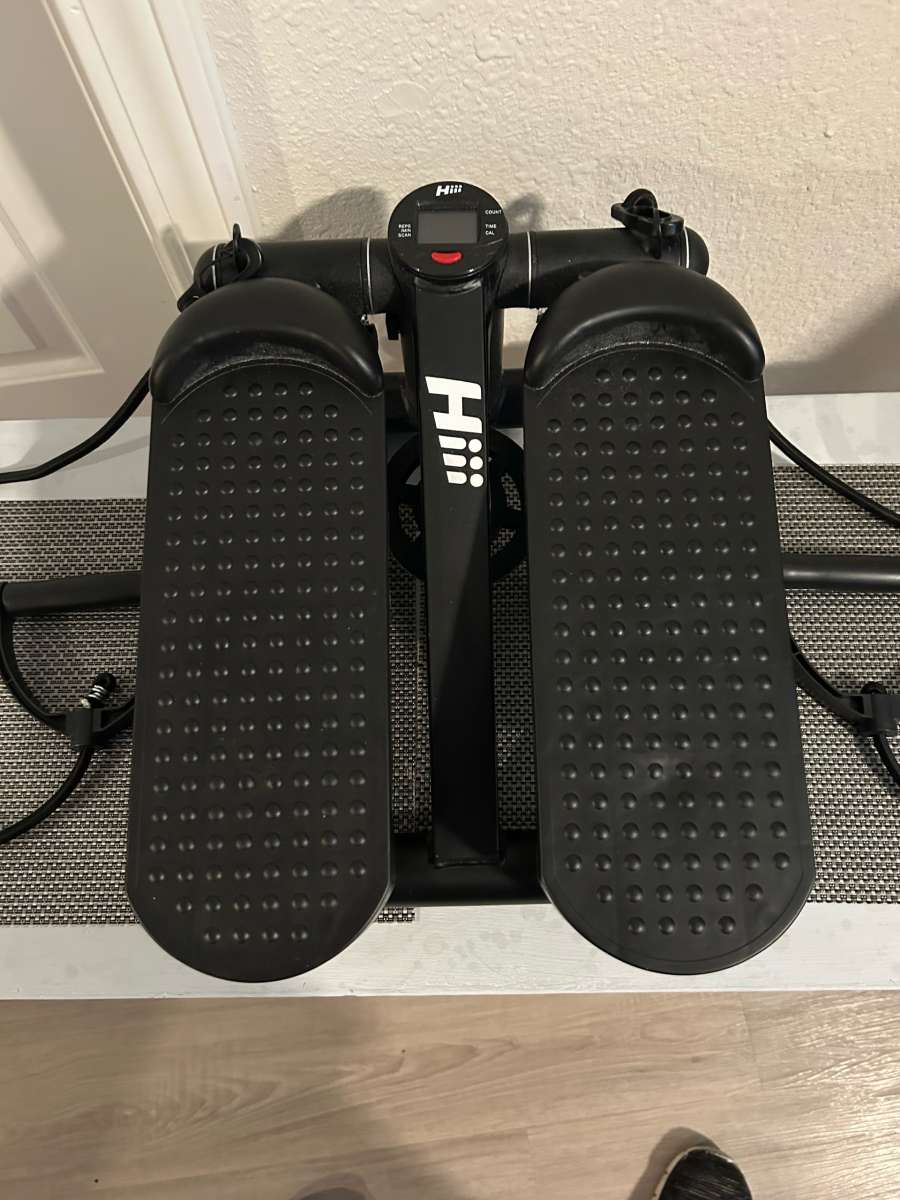Digital stepper with resistance bands