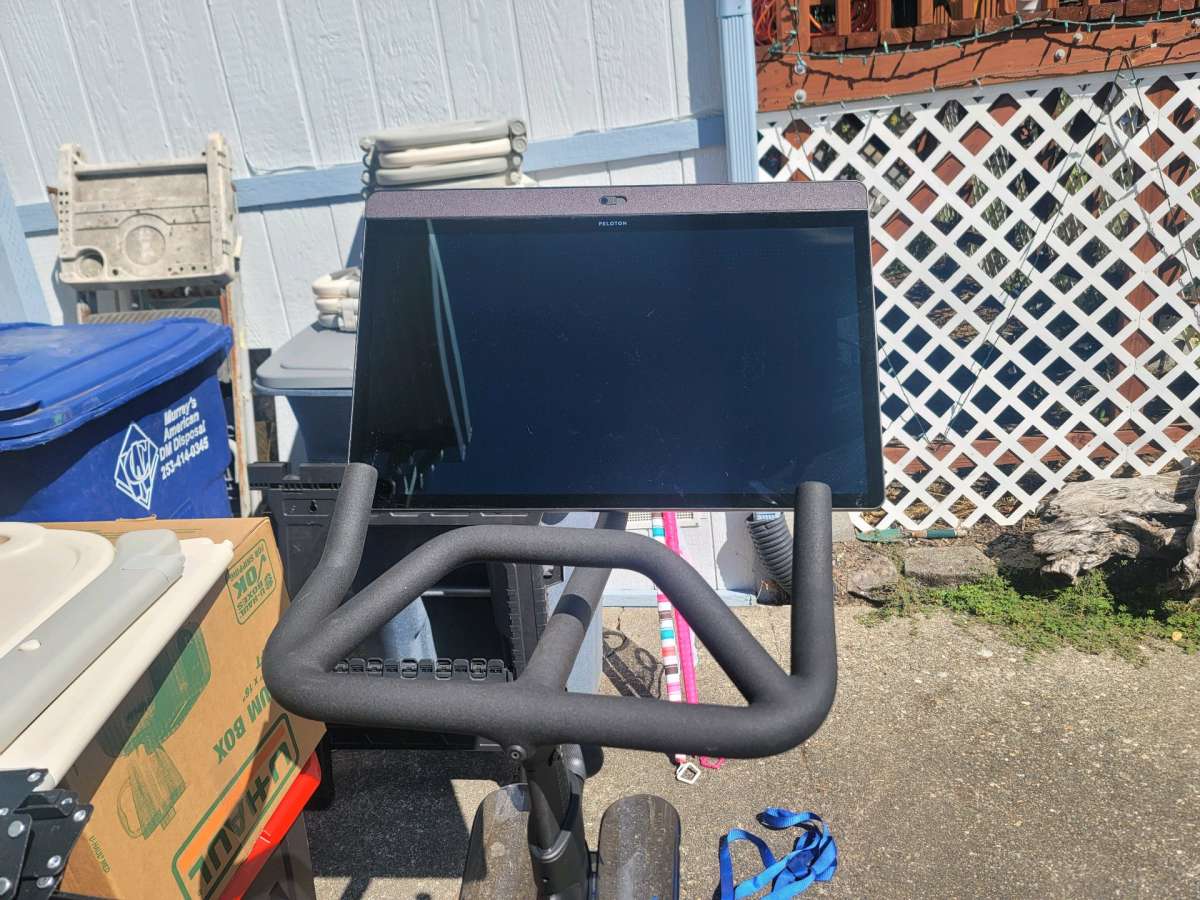 peloton stationary bike