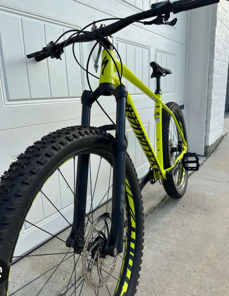 XL Frame 27 inch tires Specialized