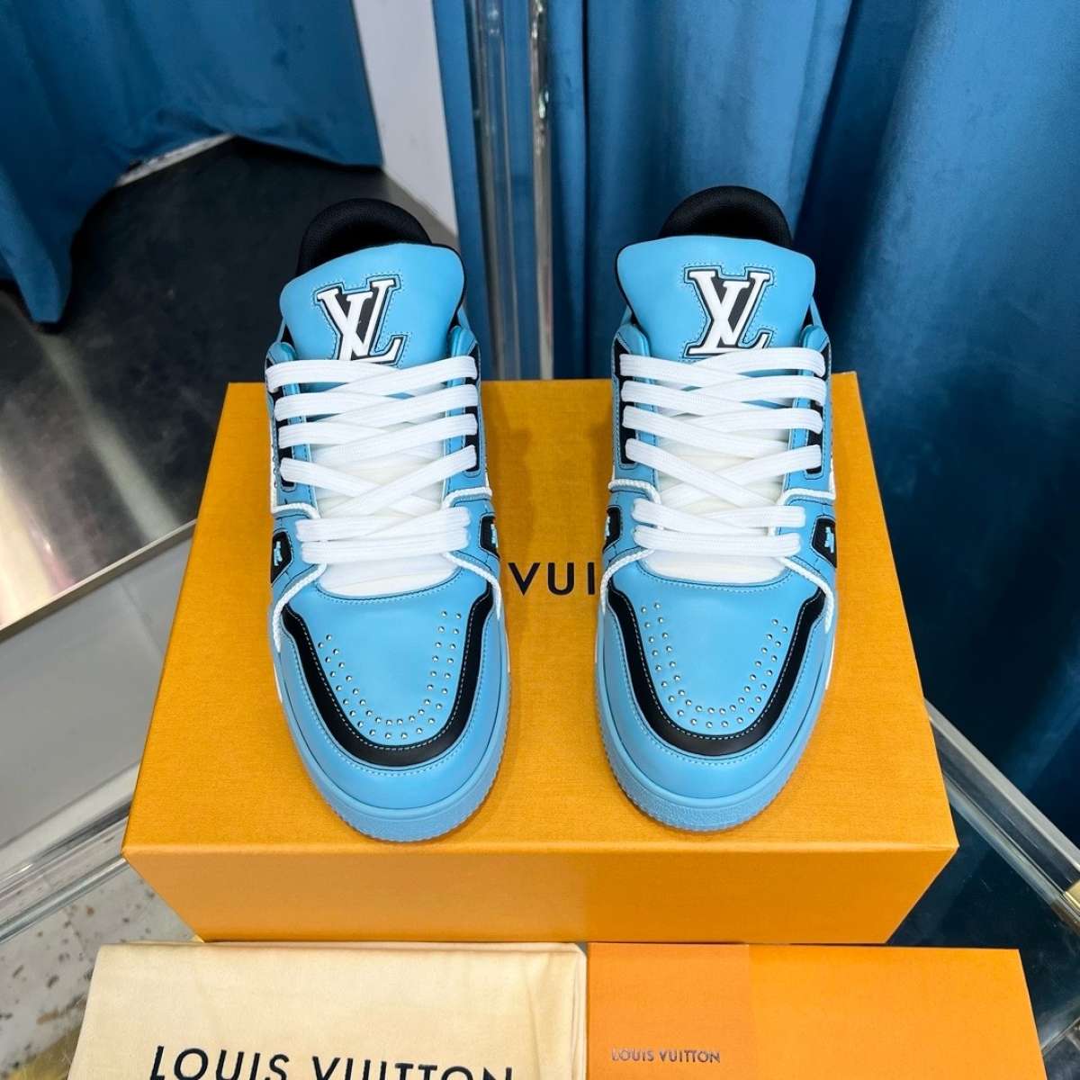 mens LV sneakers