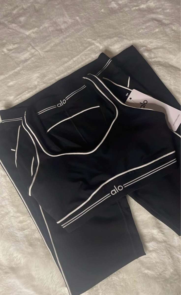 Color Crush Alo Yoga Set