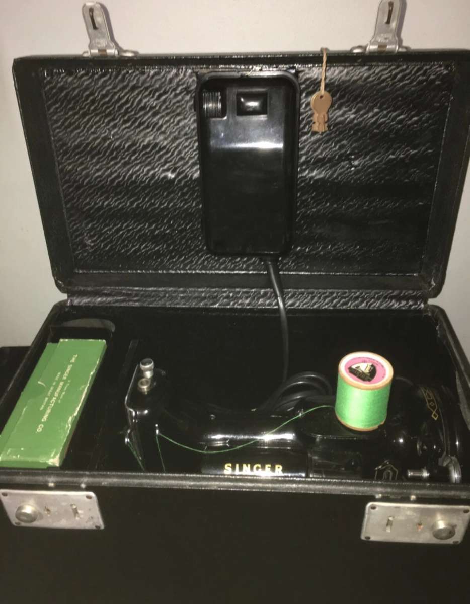 Singer 222k Sewing Machine