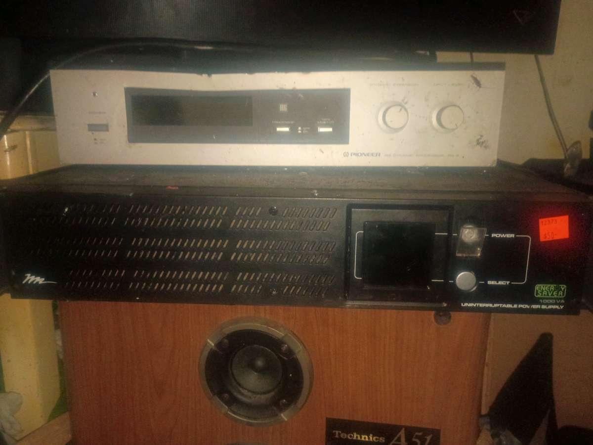 an uninterruptible power supply 1000va