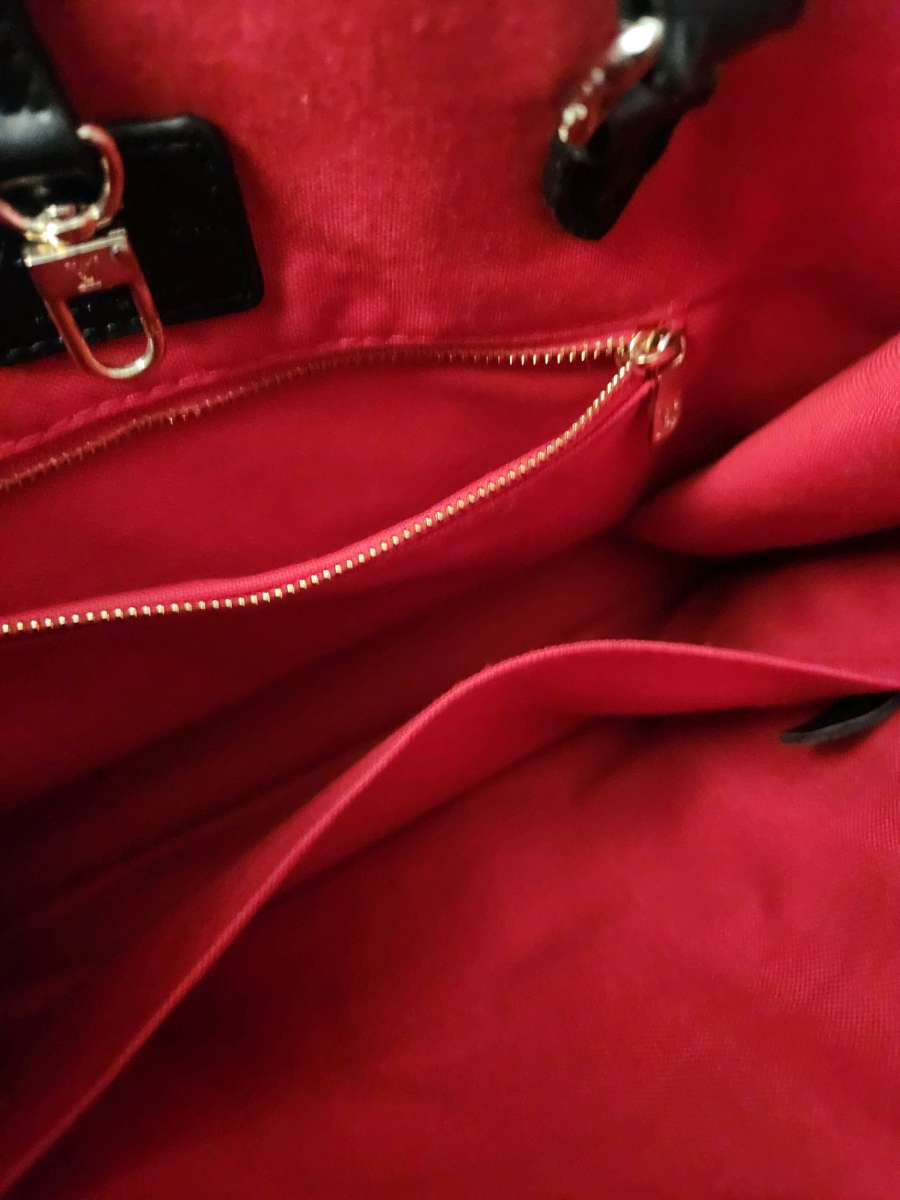 Louis Vuitton LTD love on the go Mm