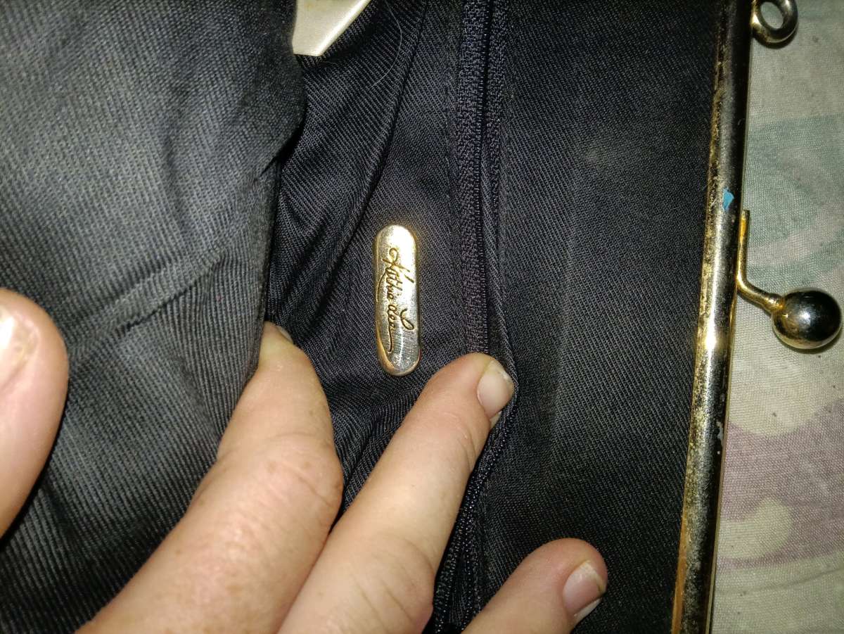 vintage Kathy Lee collection clutch bag