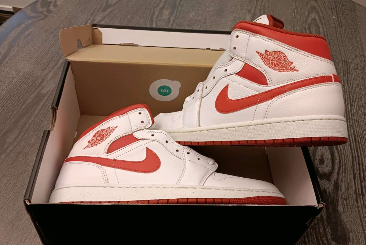 Air Jordan 1 mid SE