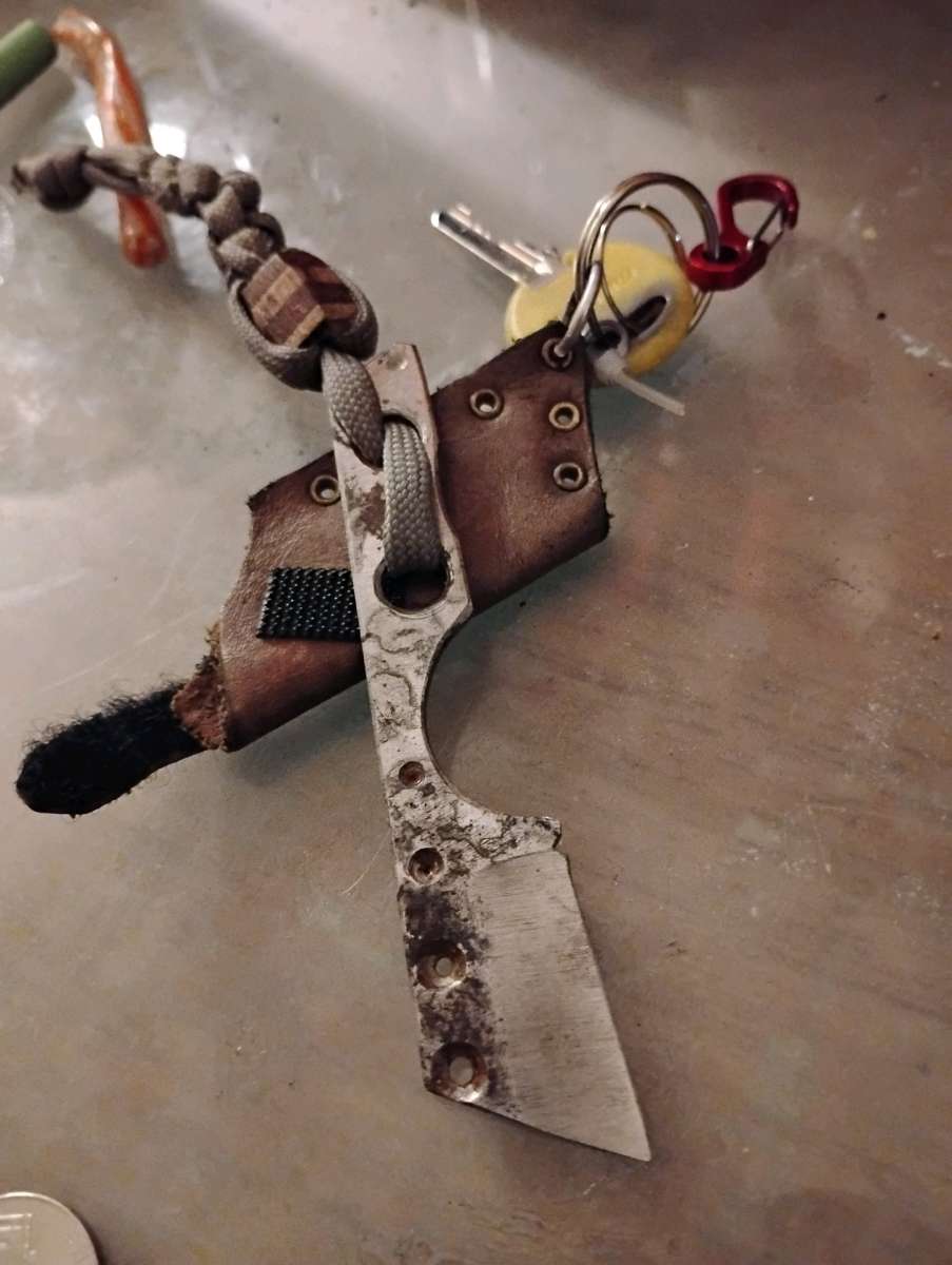 handcrafted custom made fixed blade utility knife