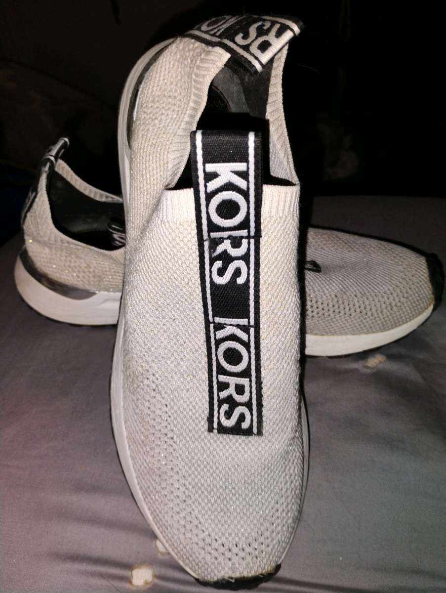 Michael Kors size 9