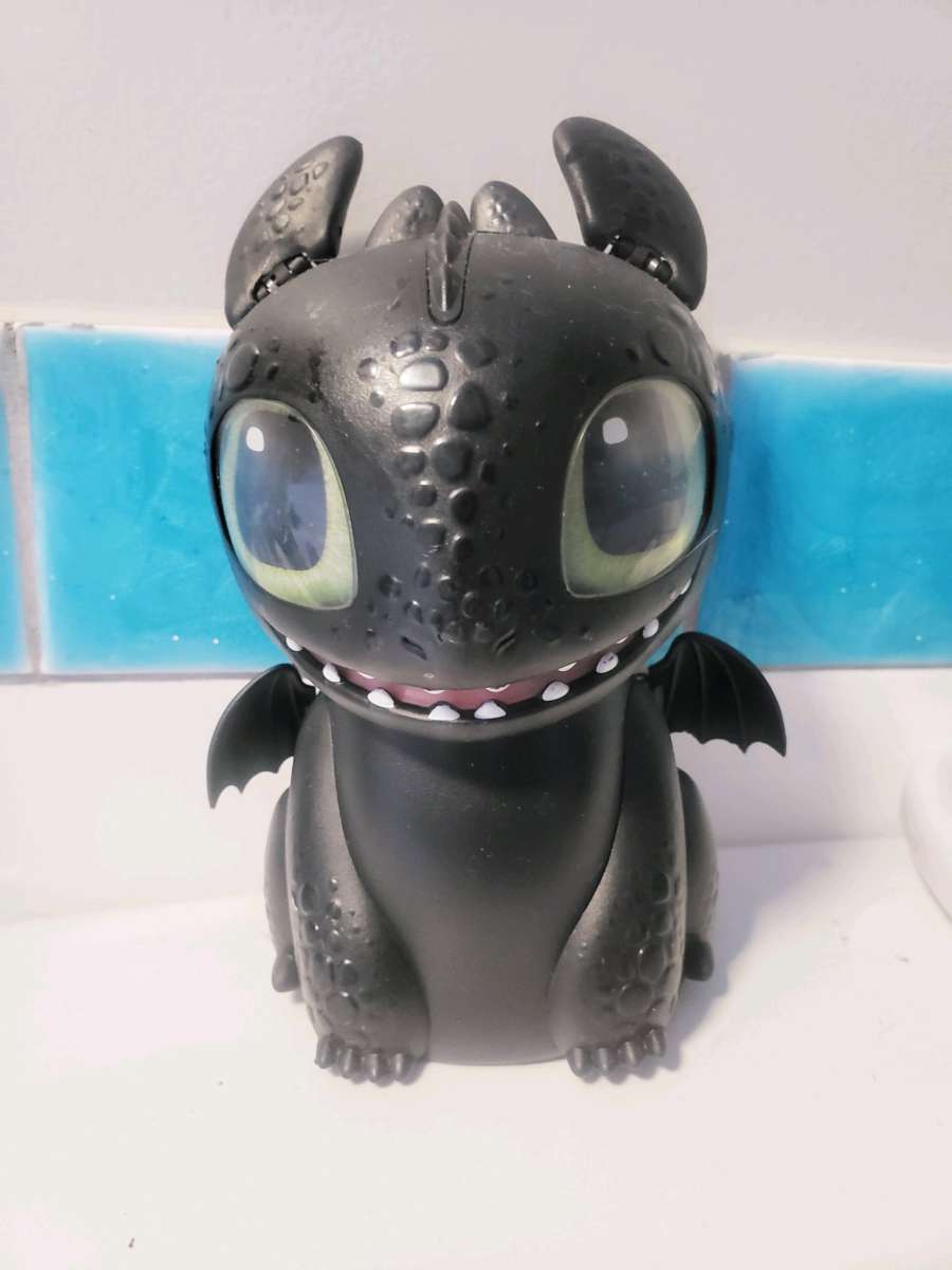 How to Train your dragon interactive robot