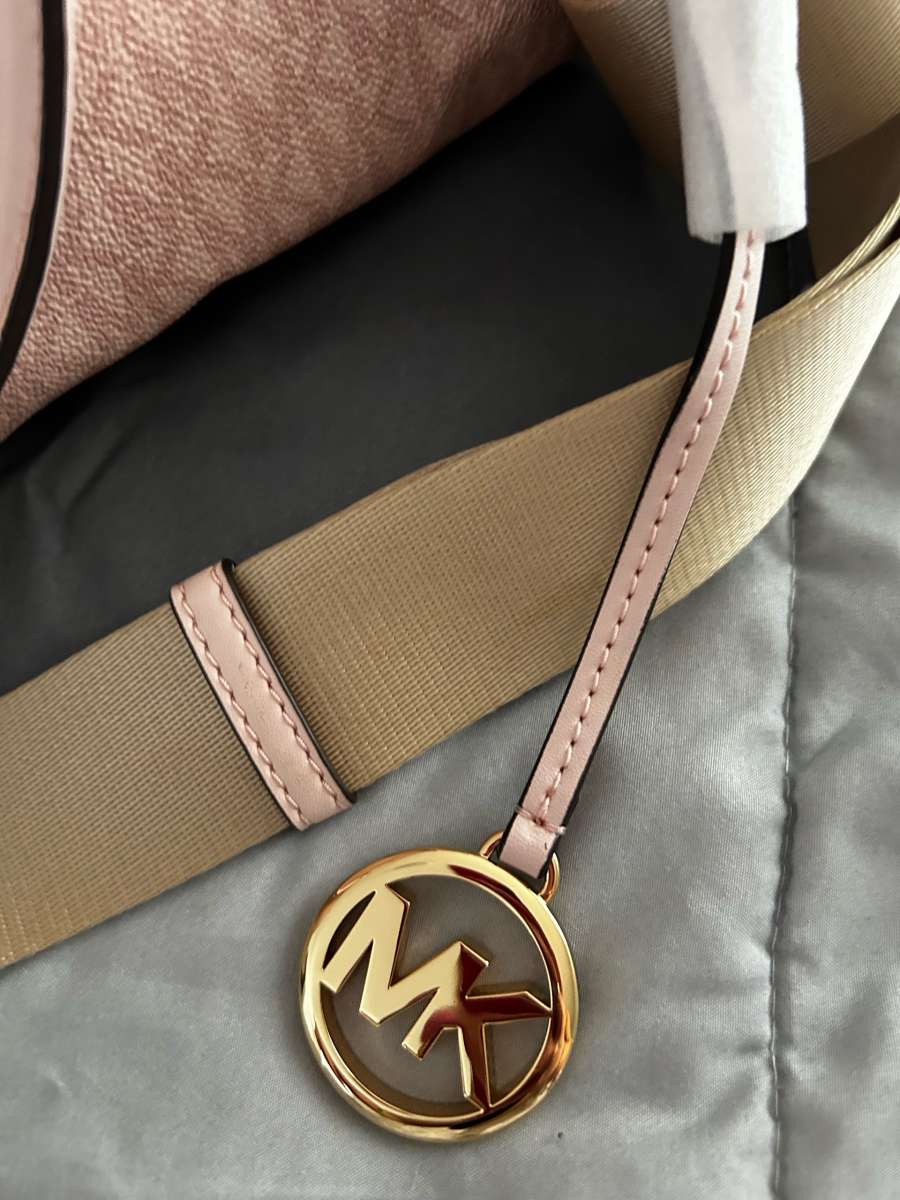 NEW MICHAEL KORS TRAVEL BAG  FOR SALE