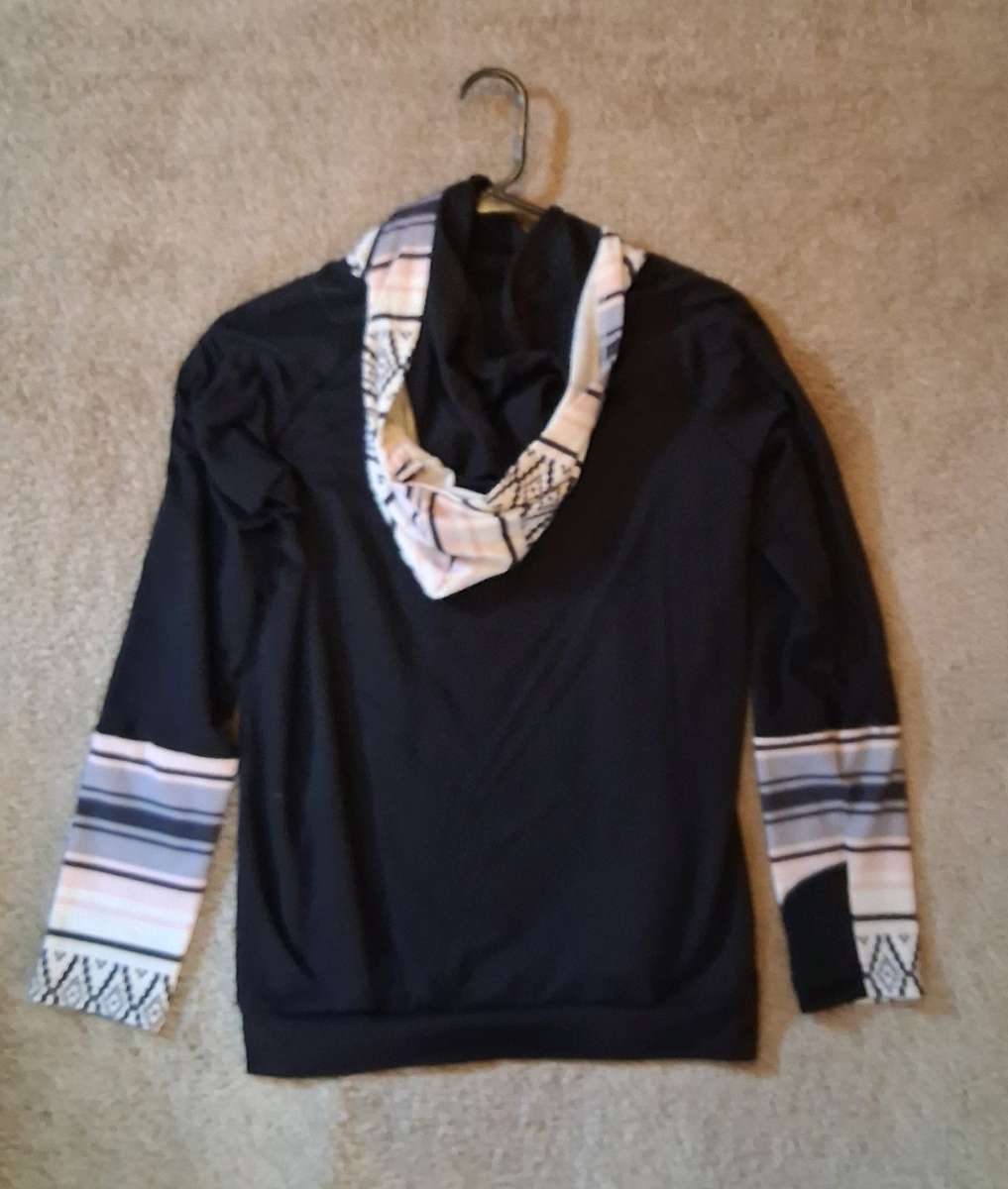 AZTEC BLACK DOUBLE HOODED HOODIE WOMENS SMALL