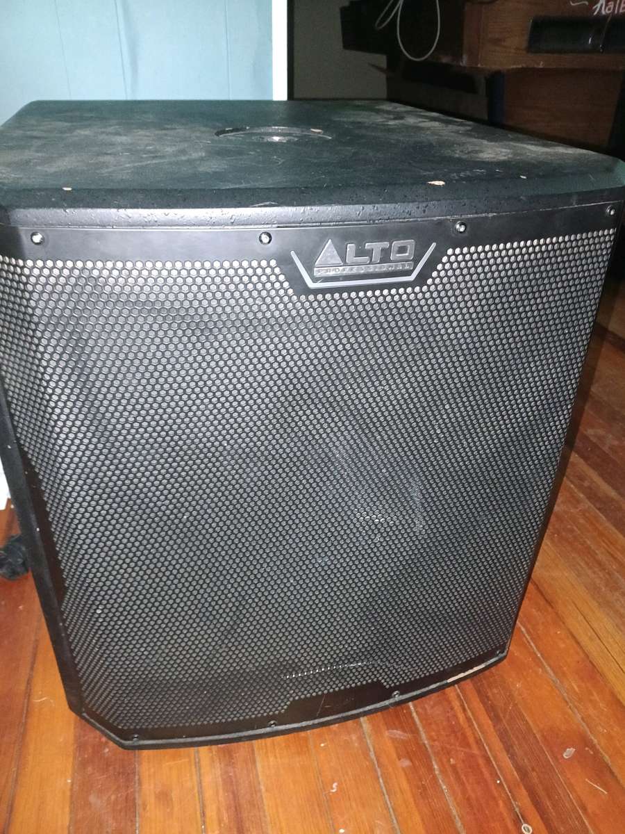 Professional Audio Set including a Harbinger PA and Alto sub