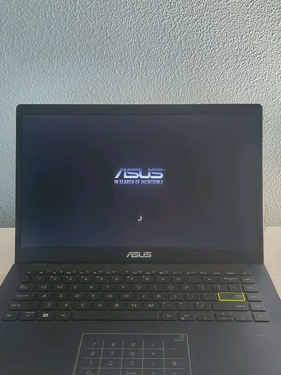 ASUS 14in FHD Laptop 4GB RAM 128GB SSD