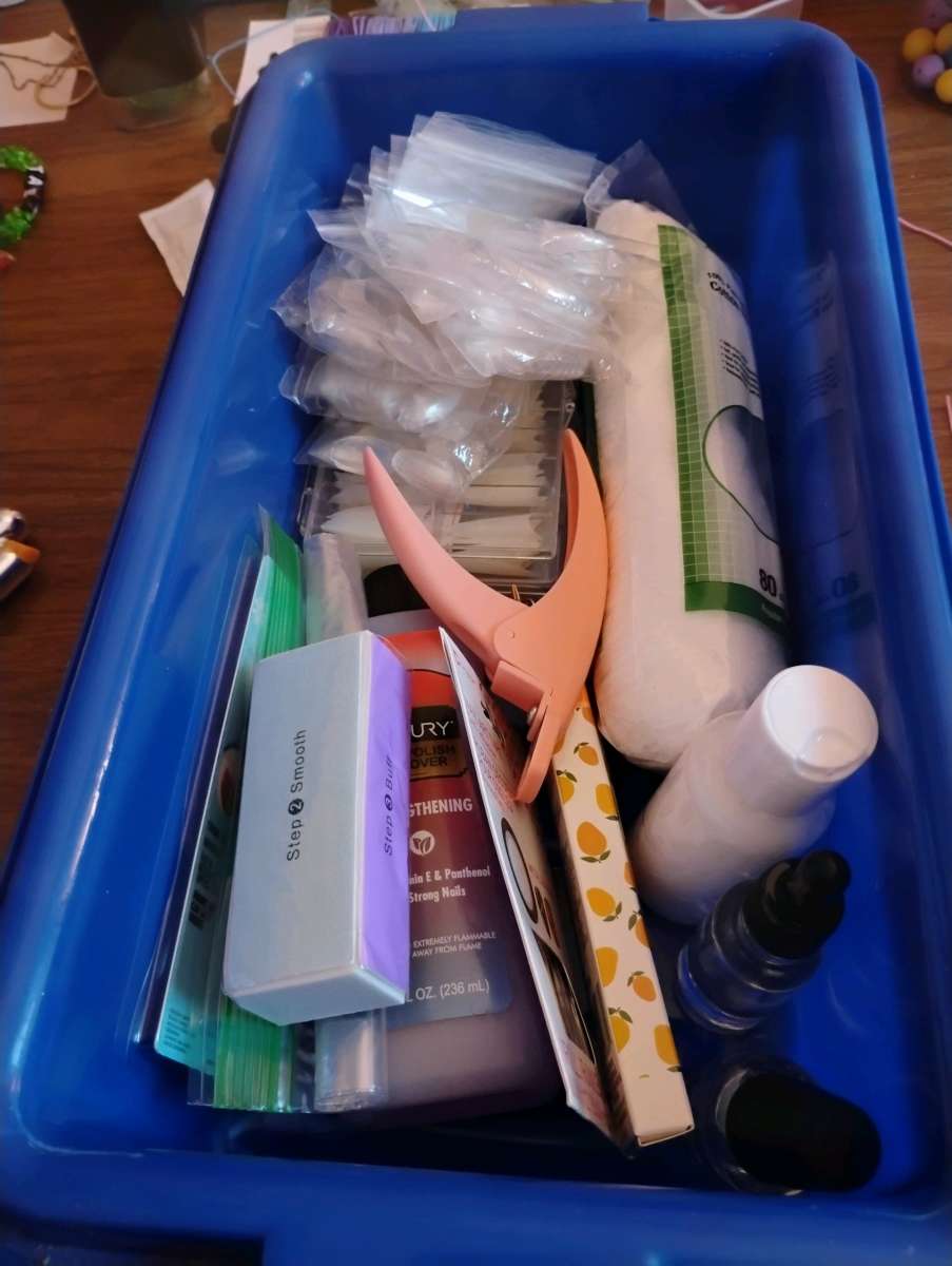 nail kit supplies
