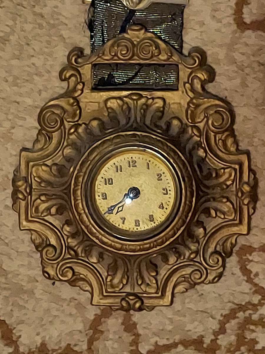 DE LUKE  LOURS XVI FOB CLOCK