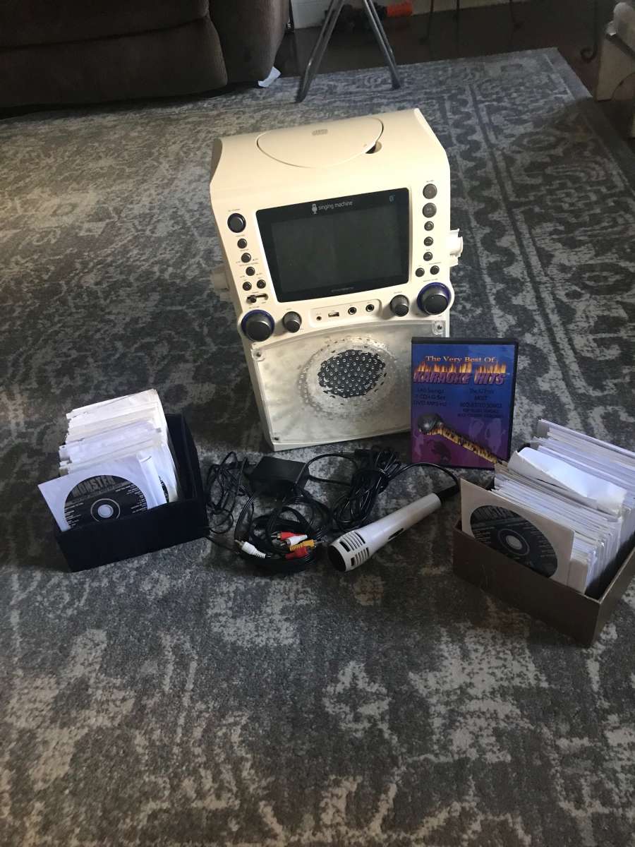 Karaoke CDs free machine